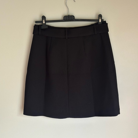 NWT Loft Black Knee Length Skirt With Belt & Pockets Size 4 Work Business - Picture 4 of 8
